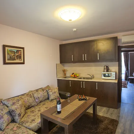 Guest house Old House In Kapana Area